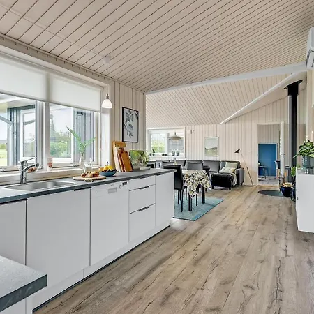 Сasa de vacaciones 5 Bedroom Amazing In Sydals *